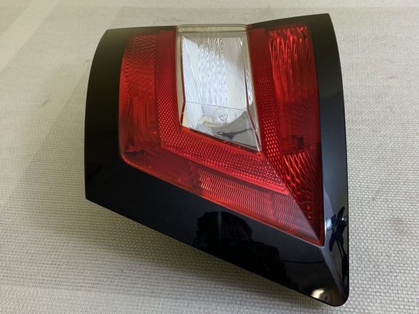 Feu arrière droite R Skoda Rapide Origine OEM 2012-2018Très propre 6V9945096