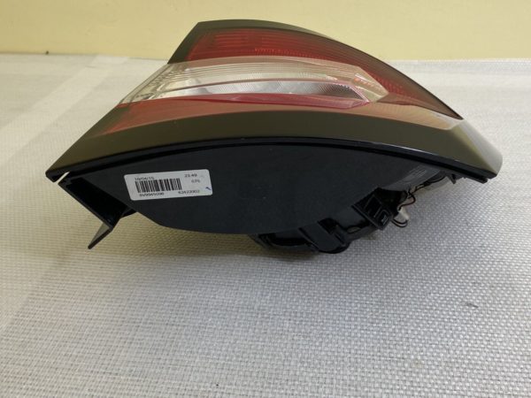 Feu arrière droite R Skoda Rapide Origine OEM 2012-2018Très propre 6V9945096