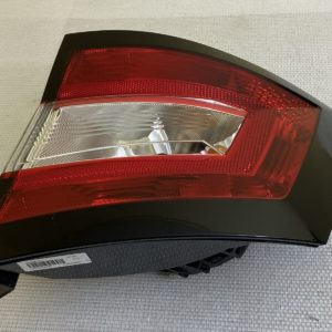 Feu arrière droite R Skoda Rapide Origine OEM 2012-2018Très propre 6V9945096