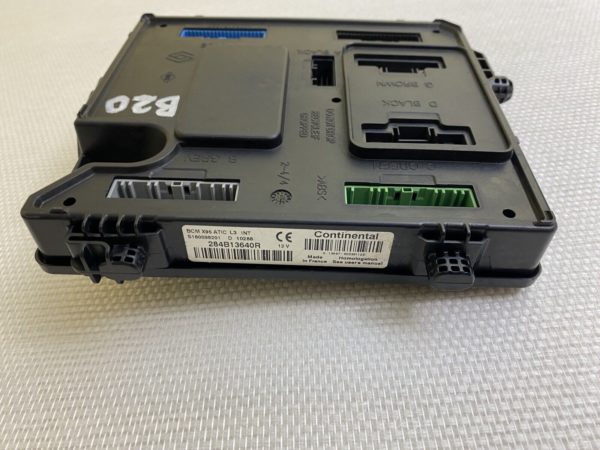 Module BCM X95 ATIC 284B13640R S180098201D Renault Megan 3 Scenic III D10288