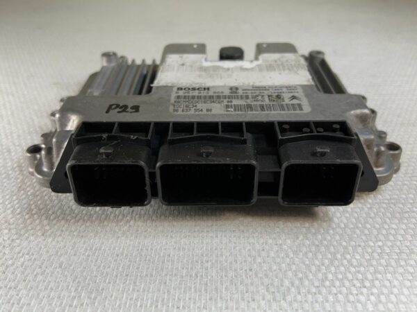 ECU CALCULATEUR MOTEUR PSA PEUGEOT 207 1.6hdi 0281013868 9663755480 EDC16C34