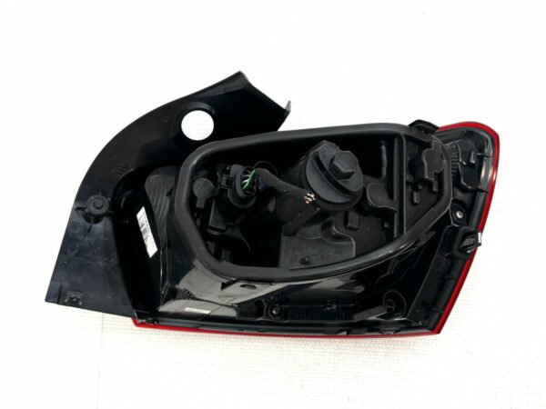 Feu arriere LED gauche SEAT IBIZA 4 6J4945095L 6J4945111J DEL 5 porte  2014-2016