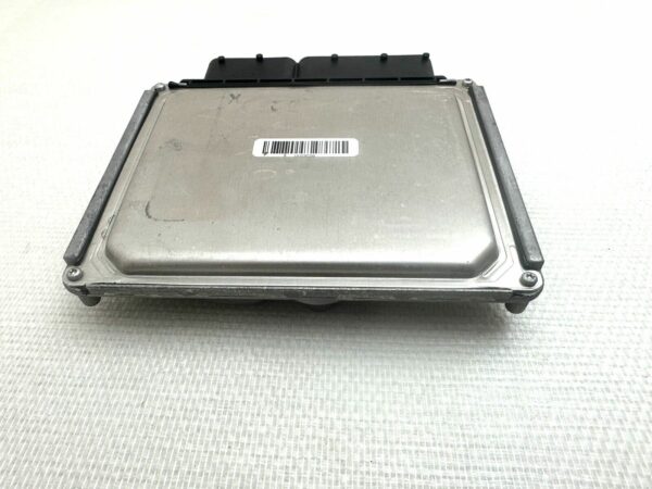 ECU 03P906021AJ CALCULATEUR MOTEUR VW POLO mk5  V  1.2 TDI CFWA DCM3.7 28356771