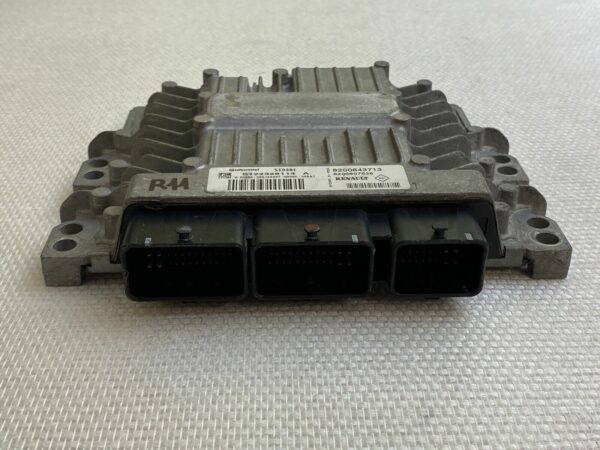 ECU CALCULATEUR Moteur SID301 S122326114A 8200843713 8200807626 RENAULT Clio 3 4