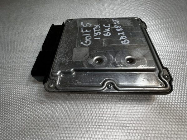 ECU 03G906016CB EDC16U1 0281011900 Calculateur moteur Audi Vw Golf V 1,9tdi Bkc