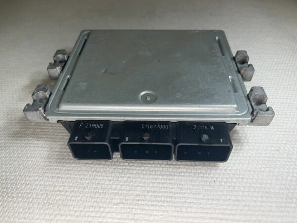 ECU CALCULATEUR Moteur SID301 S122326114A 8200843713 8200807626 RENAULT Clio 3 4