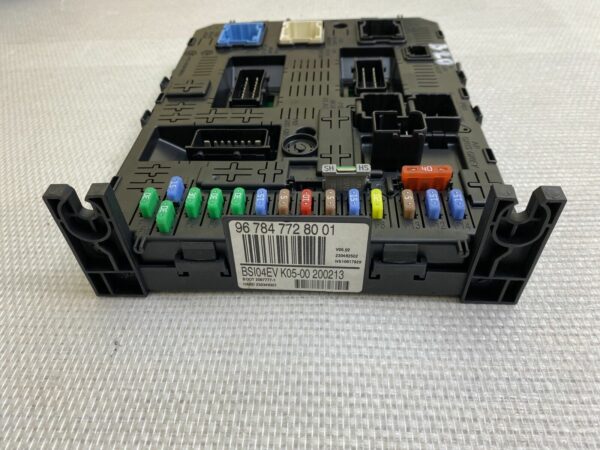 Module BSI04EV Boîte à Fusibles Citroen C4 Peugeot 308 208 1.6hdi 967847728001