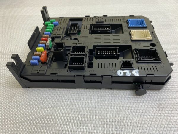 Module BSI04EV Boîte à Fusibles Citroen C4 Peugeot 308 208 1.6hdi 967847728001